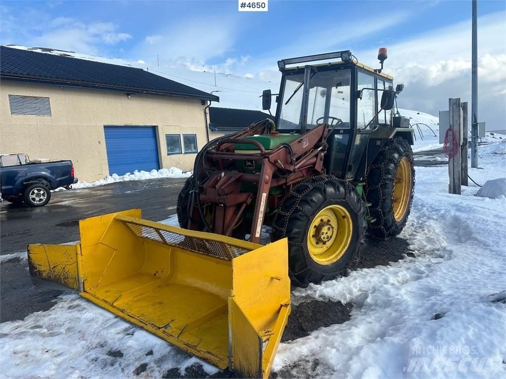 John Deere 2040 Traktory