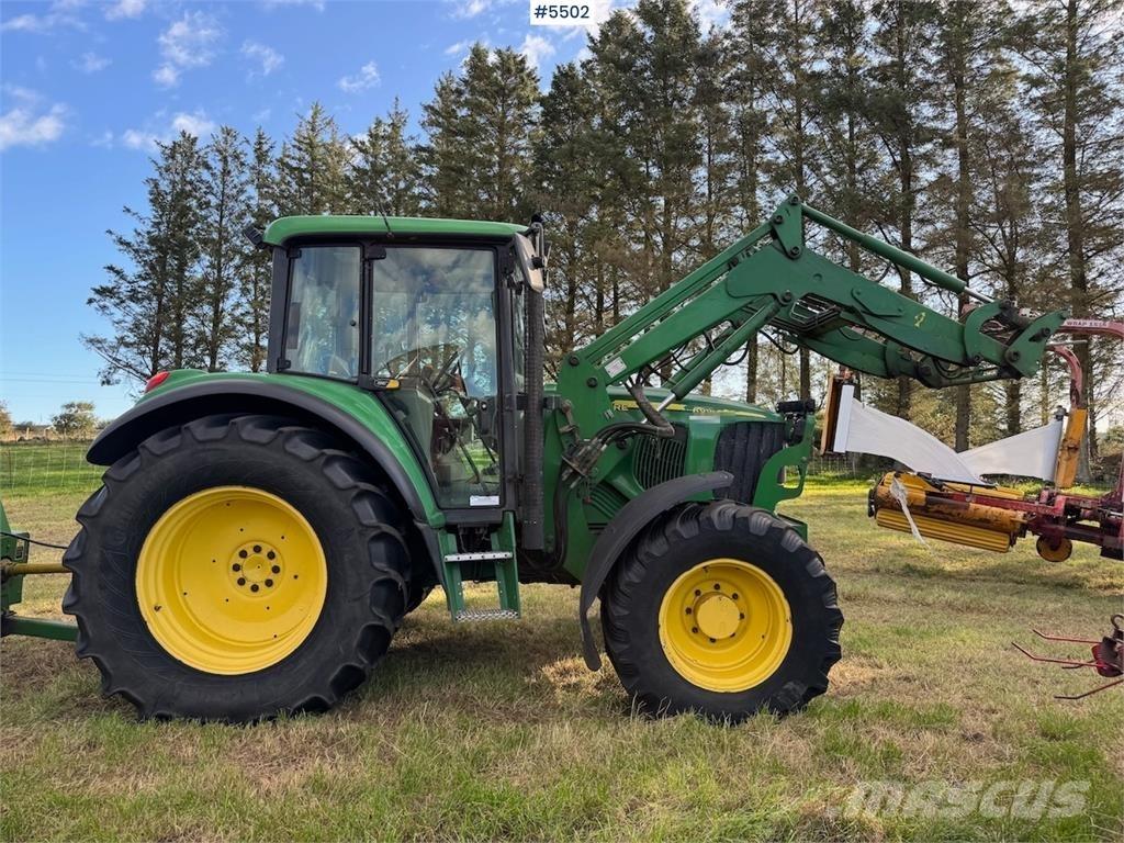John Deere 6220 Traktory