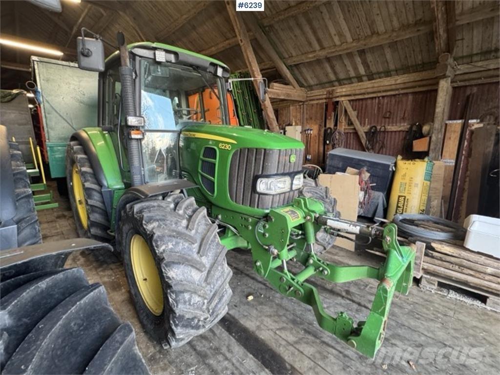 John Deere 6230 Traktory