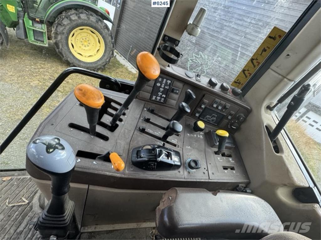 John Deere 6310 Traktory