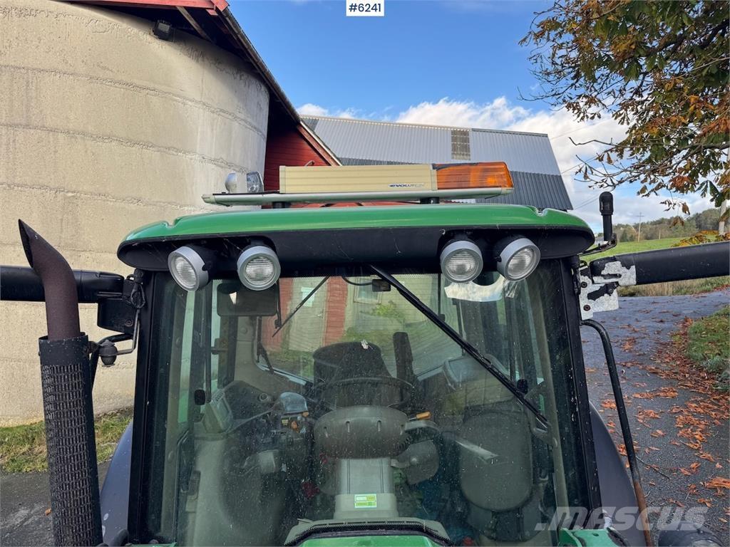 John Deere 6530 Traktory