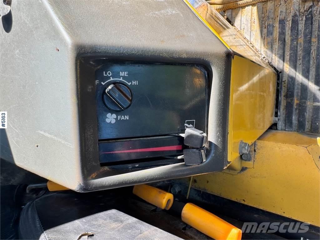Komatsu WA420-1 Kolesové nakladače