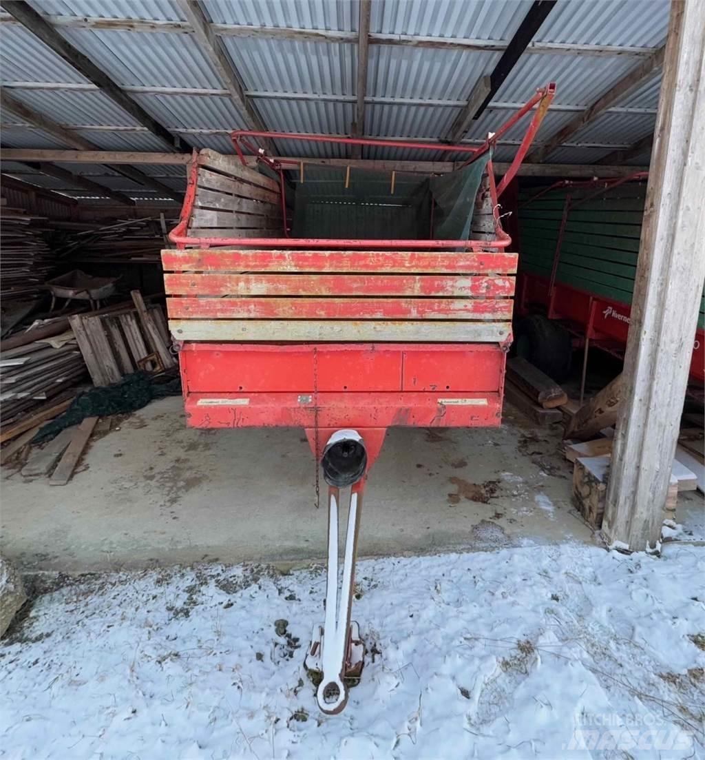 Kverneland UN7000 Samozberacie vozy