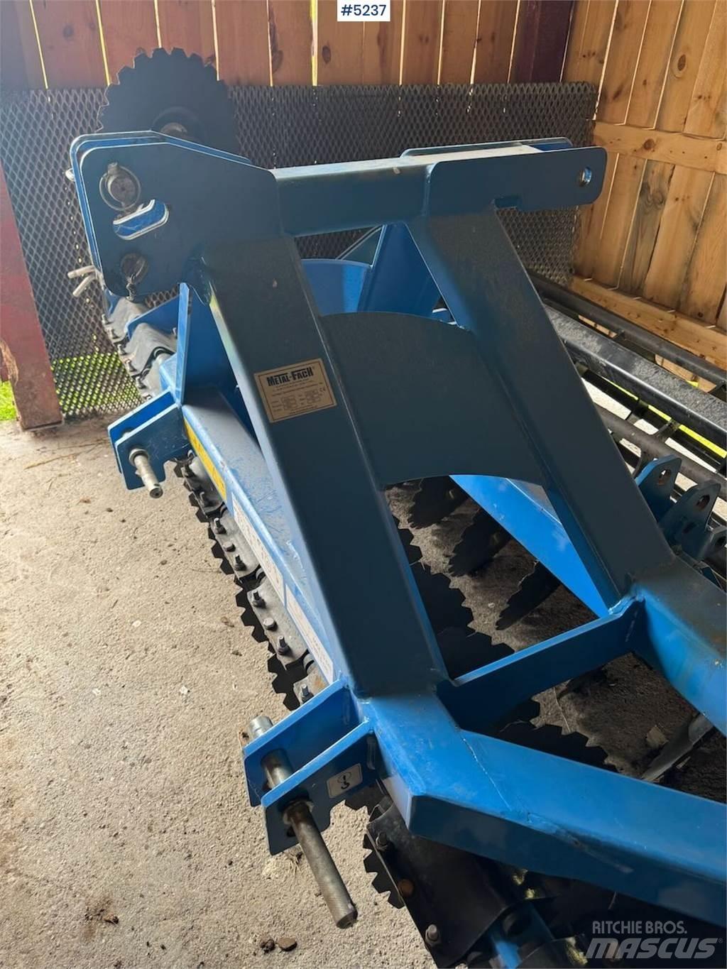  Metal Falch U741 Ďalšie stroje na spracovanie pôdy a príslušenstvo