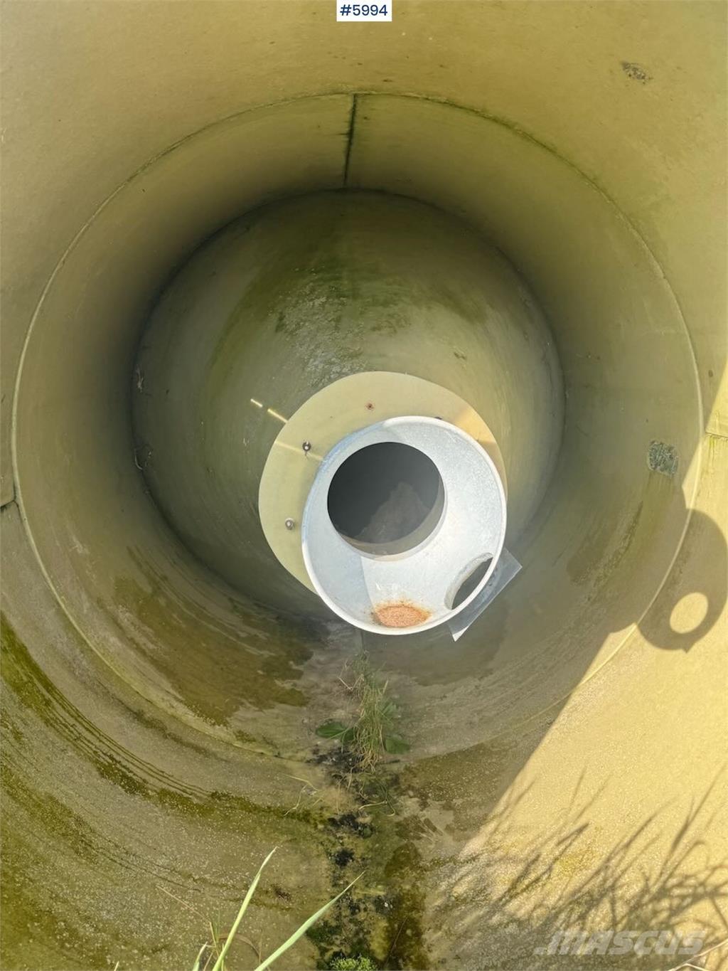  Silo Ca. 25 kubikk Ďalšie príslušenstvo traktorov