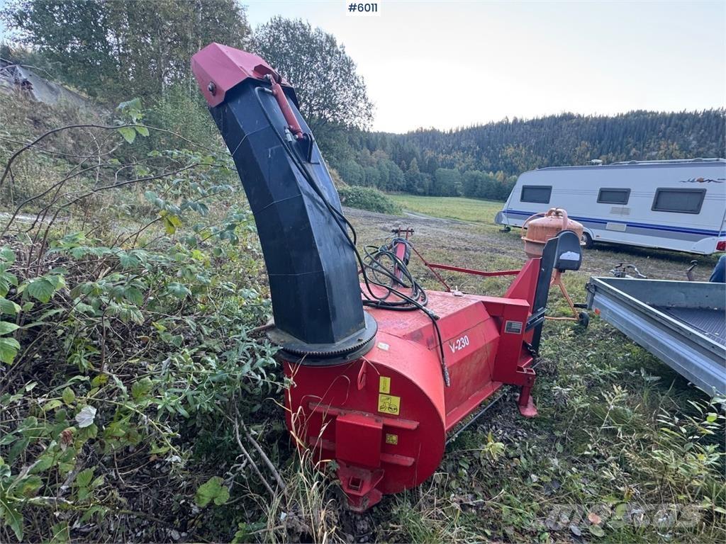 Sisu Handel V-230 Snežné pluhy, predné snežné radlice