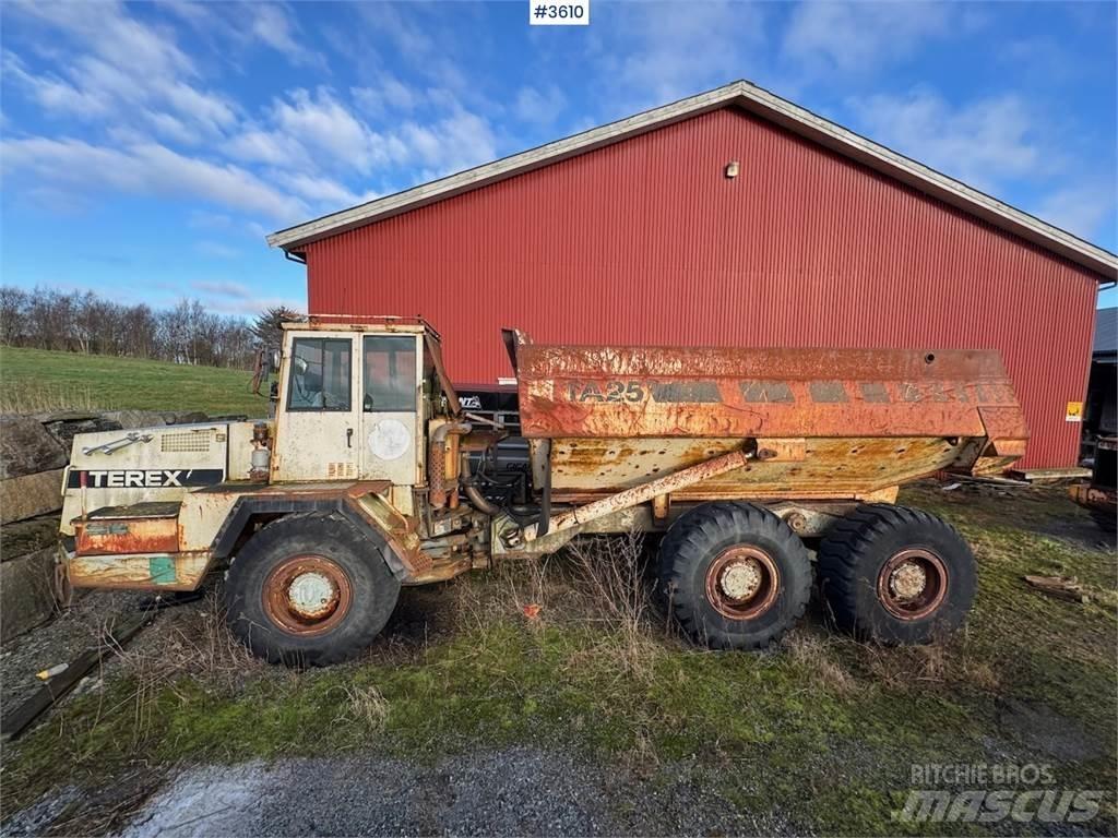 Terex TA25 Kolesové nakladače