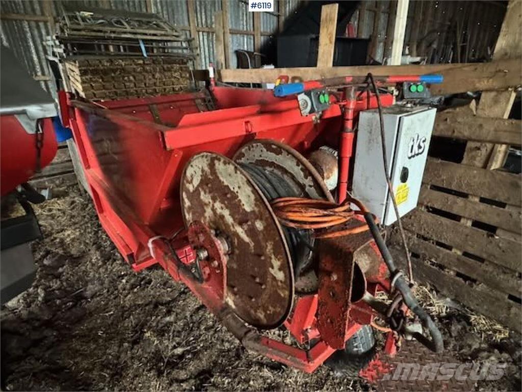 TKS F2 Ďalšie vyorávače, príslušenstvo