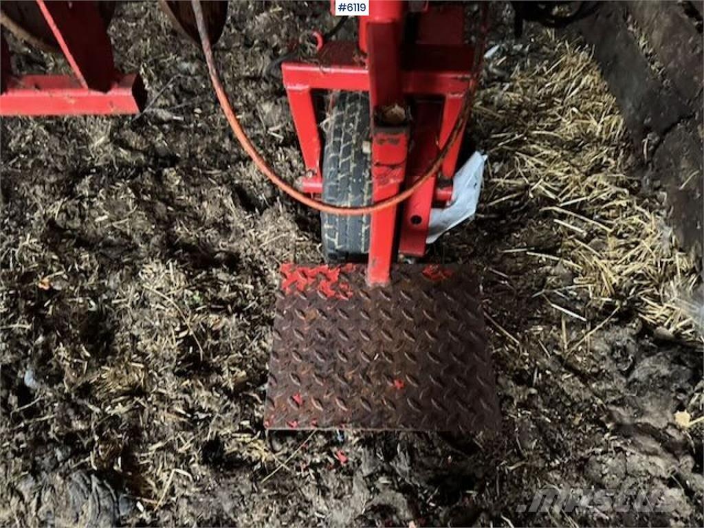 TKS F2 Ďalšie vyorávače, príslušenstvo