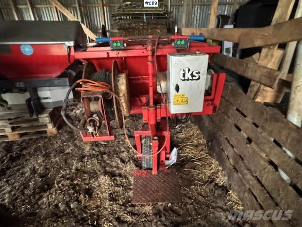 TKS F2 Ďalšie vyorávače, príslušenstvo