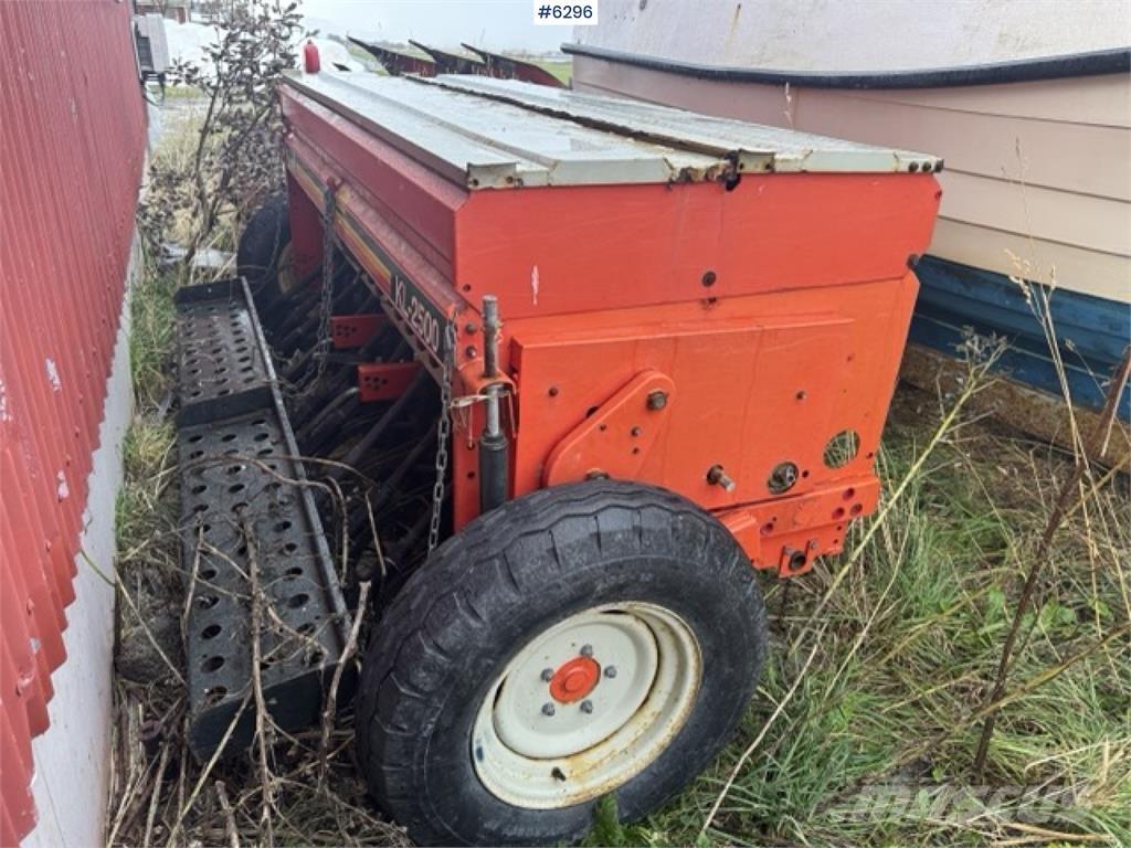 Tume KL 2500 Mechanické sejačky