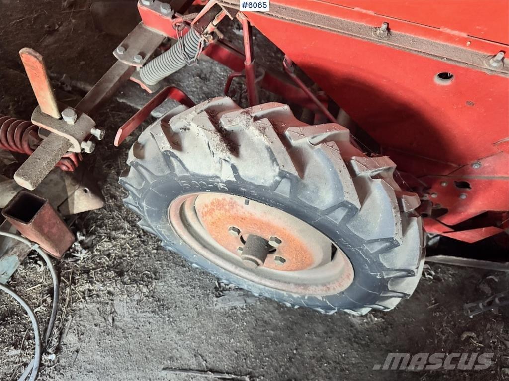 Underhaug 1400 Mechanické sejačky