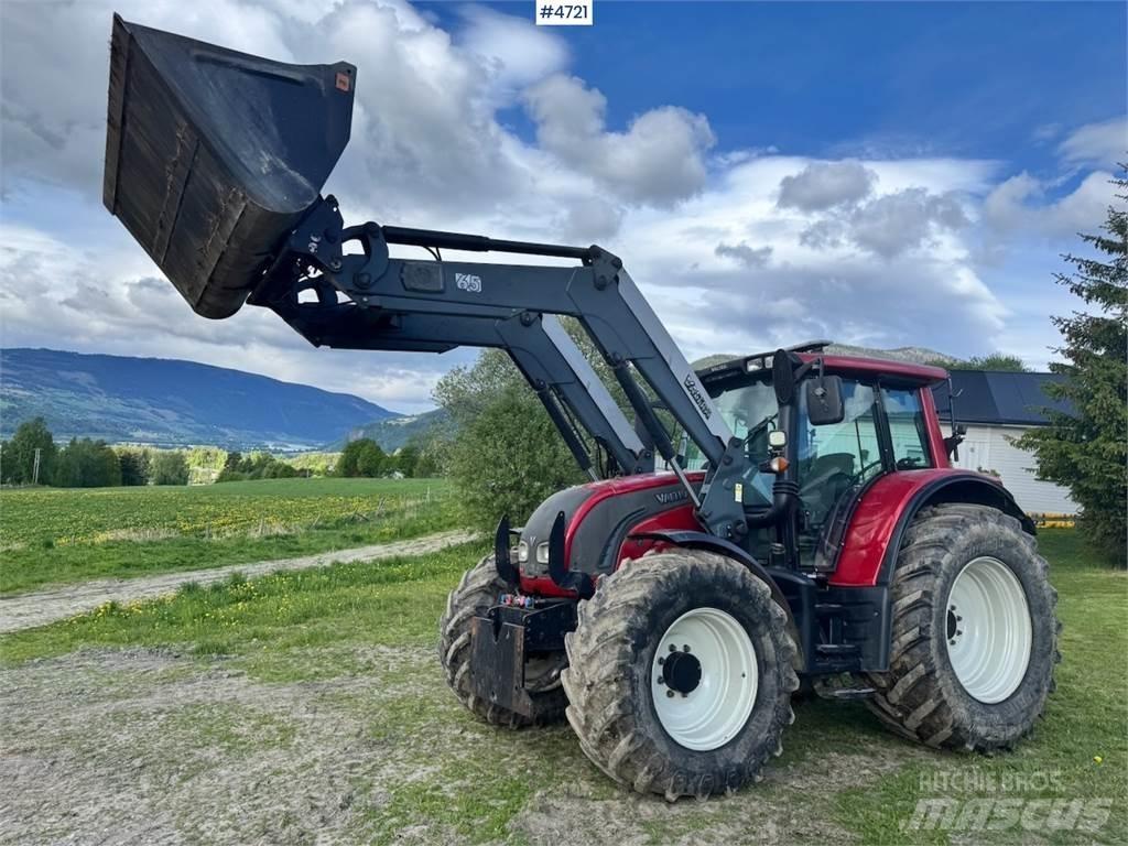 Valtra N142 Traktory