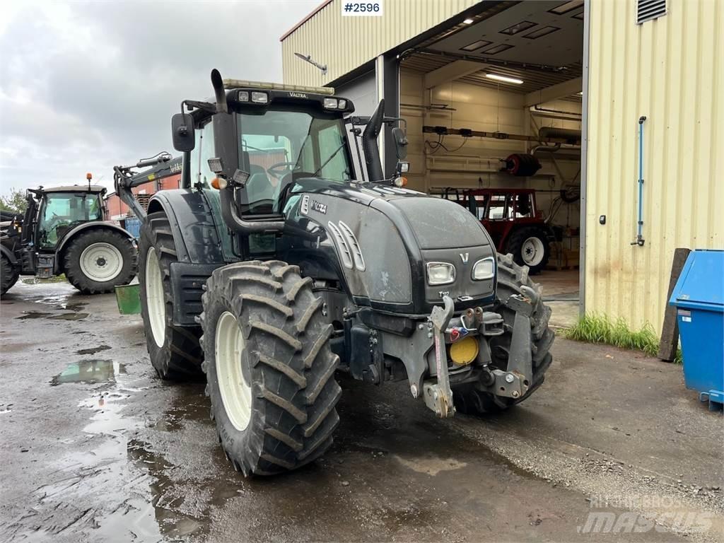 Valtra T182 Traktory