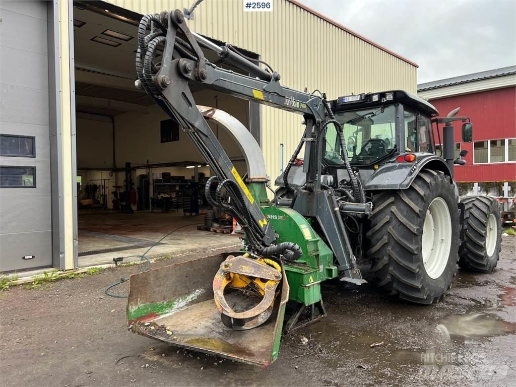 Valtra T182 Traktory