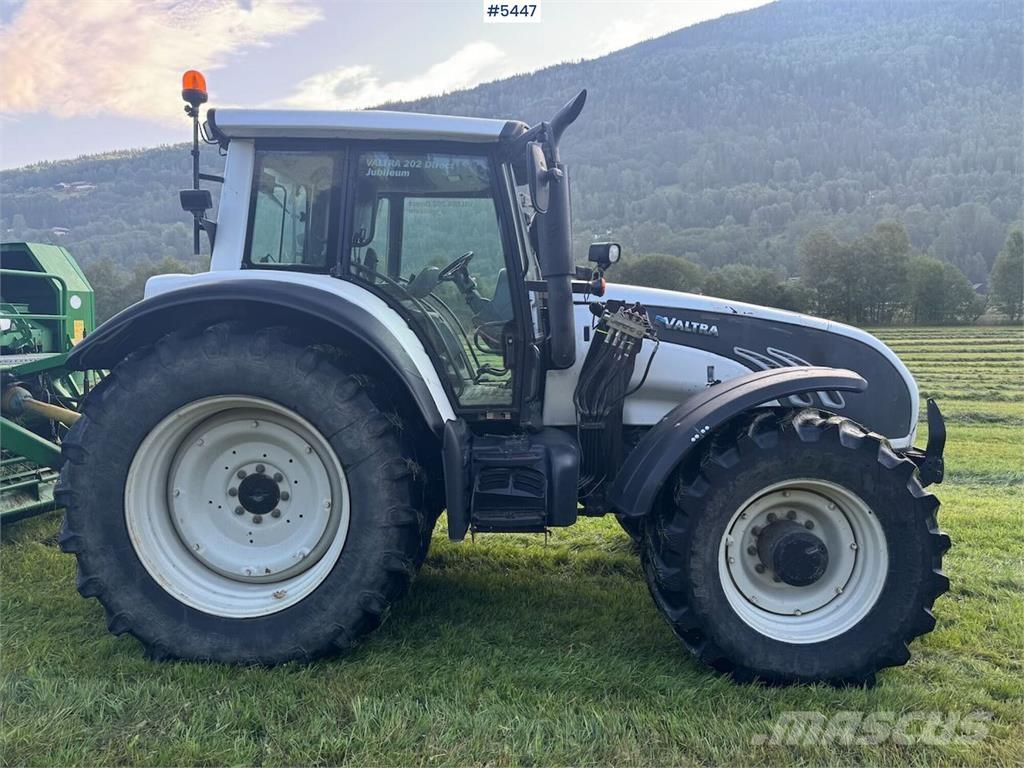 Valtra T202 Traktory