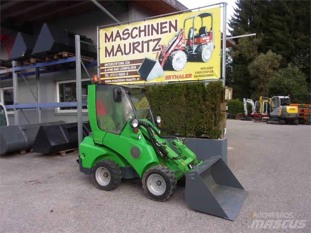Avant 420 Čelné nakladače a rýpadlá