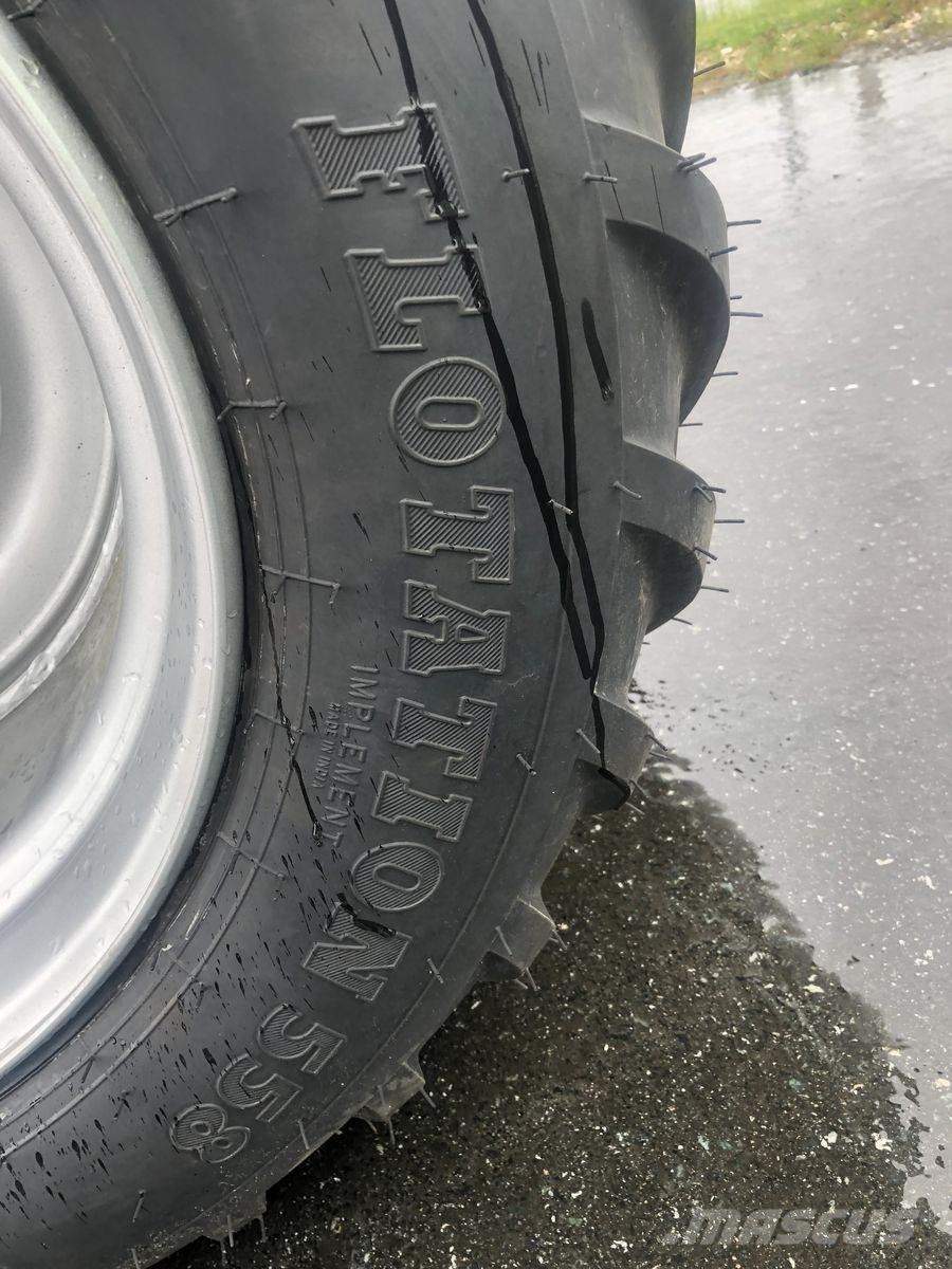 BKT Flotation 558 Pneumatiky, kolesá a ráfiky