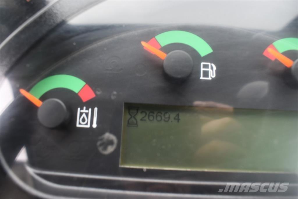 CAT 906M Kolesové nakladače