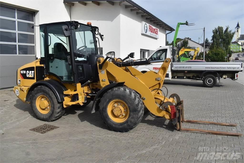 CAT 907M Kolesové nakladače