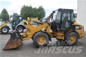 CAT 907M Kolesové nakladače