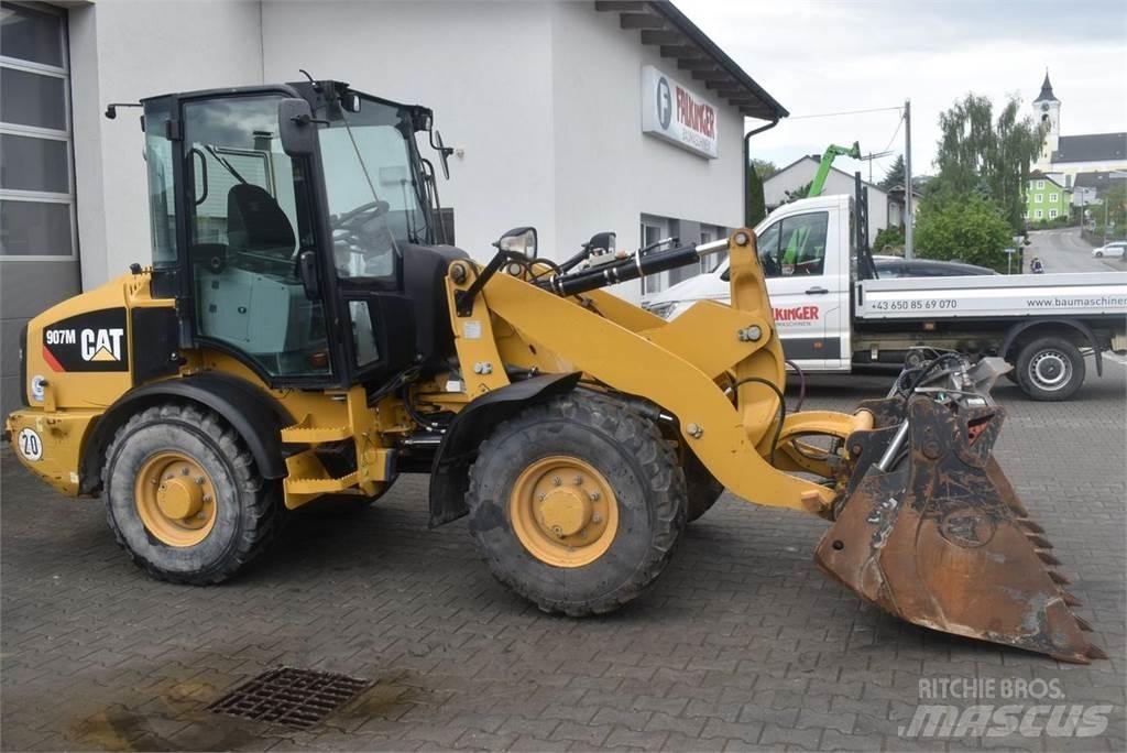 CAT 907M Kolesové nakladače