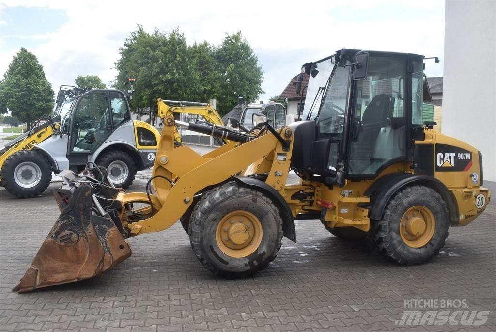 CAT 907M Kolesové nakladače