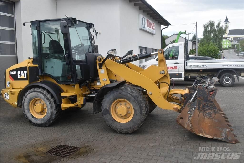 CAT 907M Kolesové nakladače