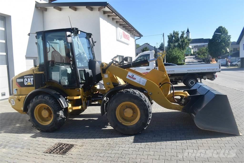 CAT 908M Kolesové nakladače