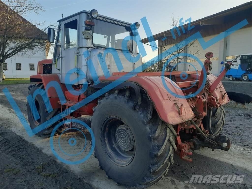 Charkow T 150 Traktory