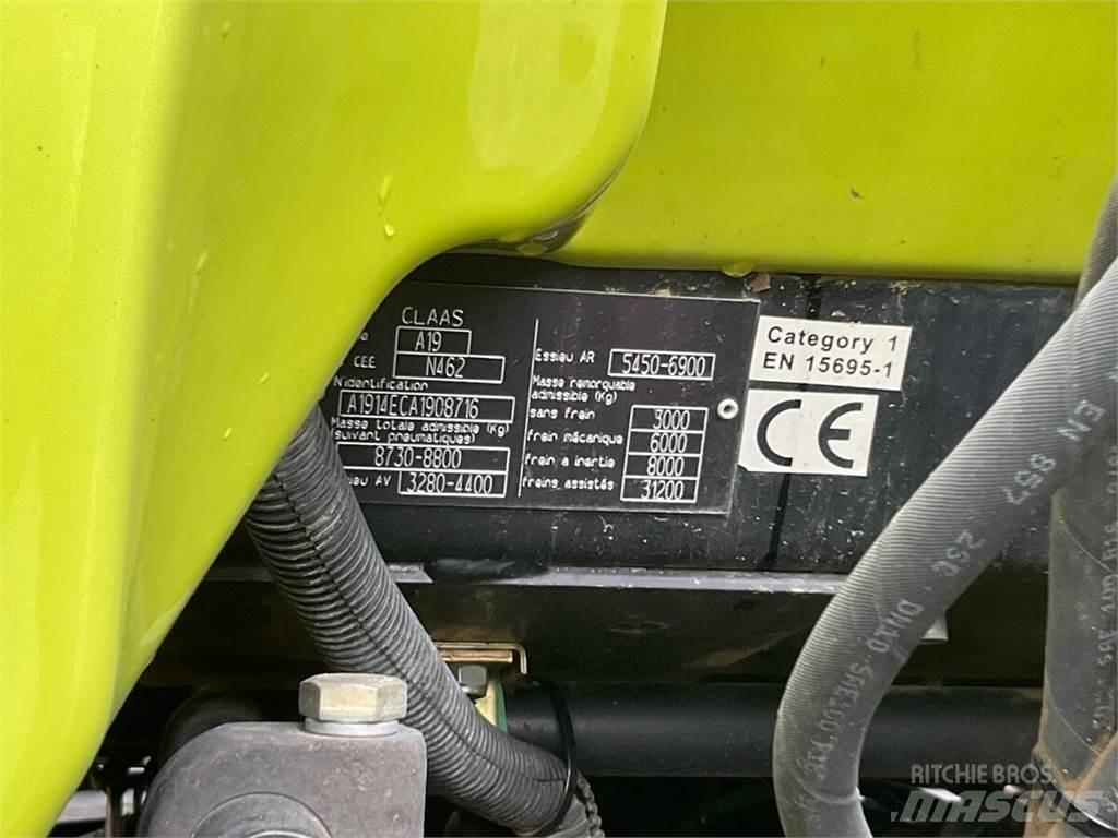 CLAAS Arion 620 Traktory