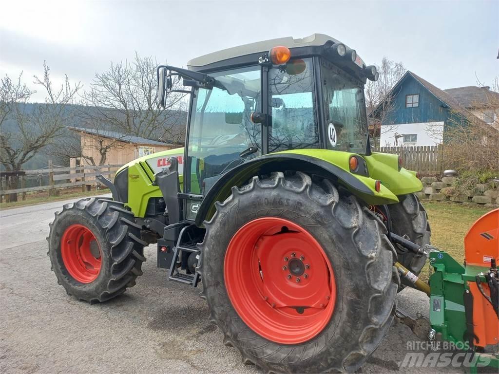 CLAAS Axos 330 CX Traktory