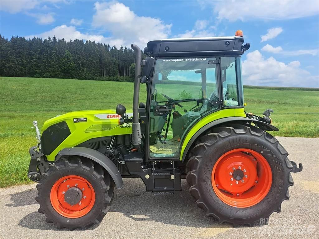 CLAAS Nexos 240 XL Traktory