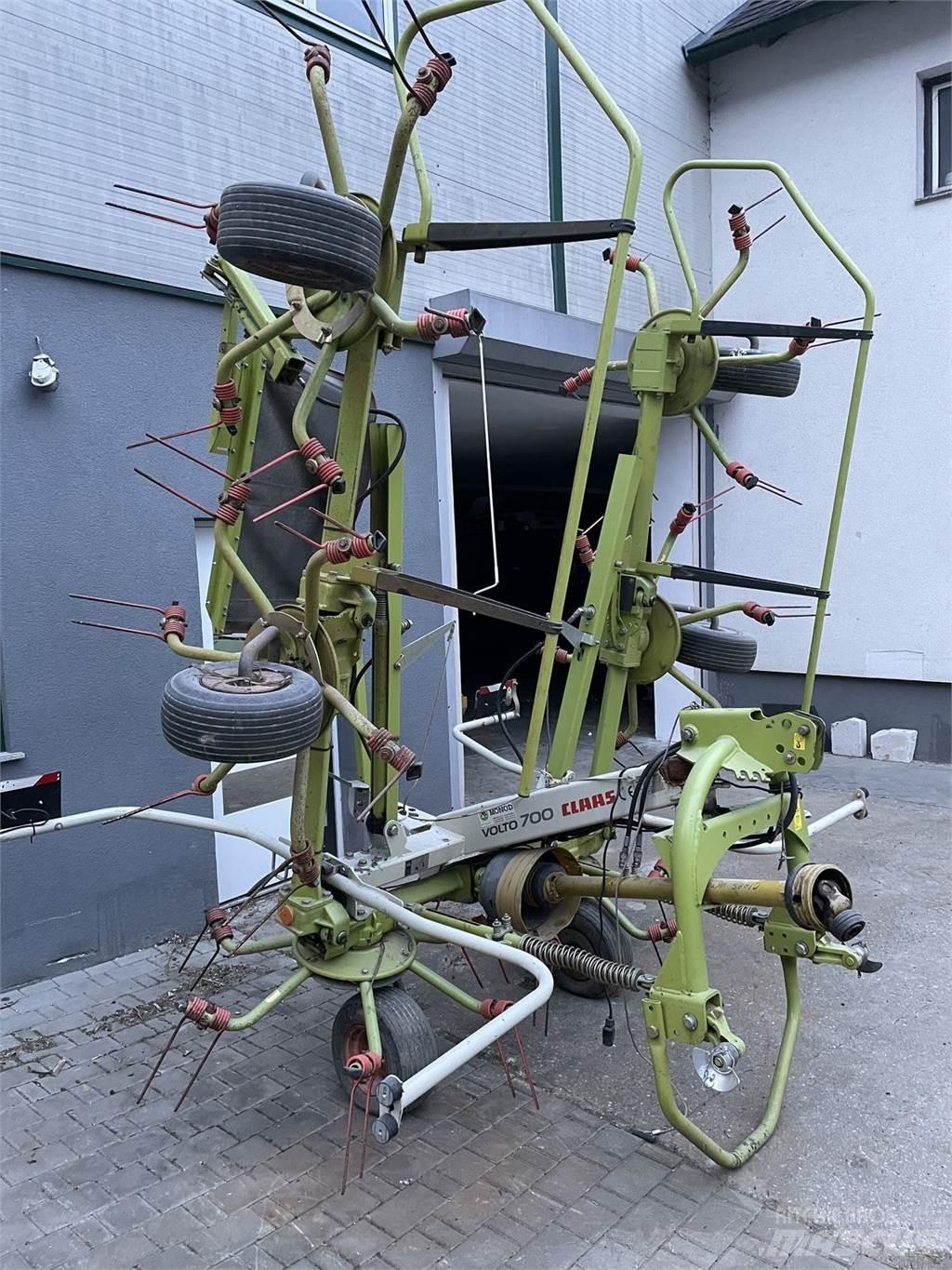 CLAAS VOLTO 700 Obracače a zhrabovače sena