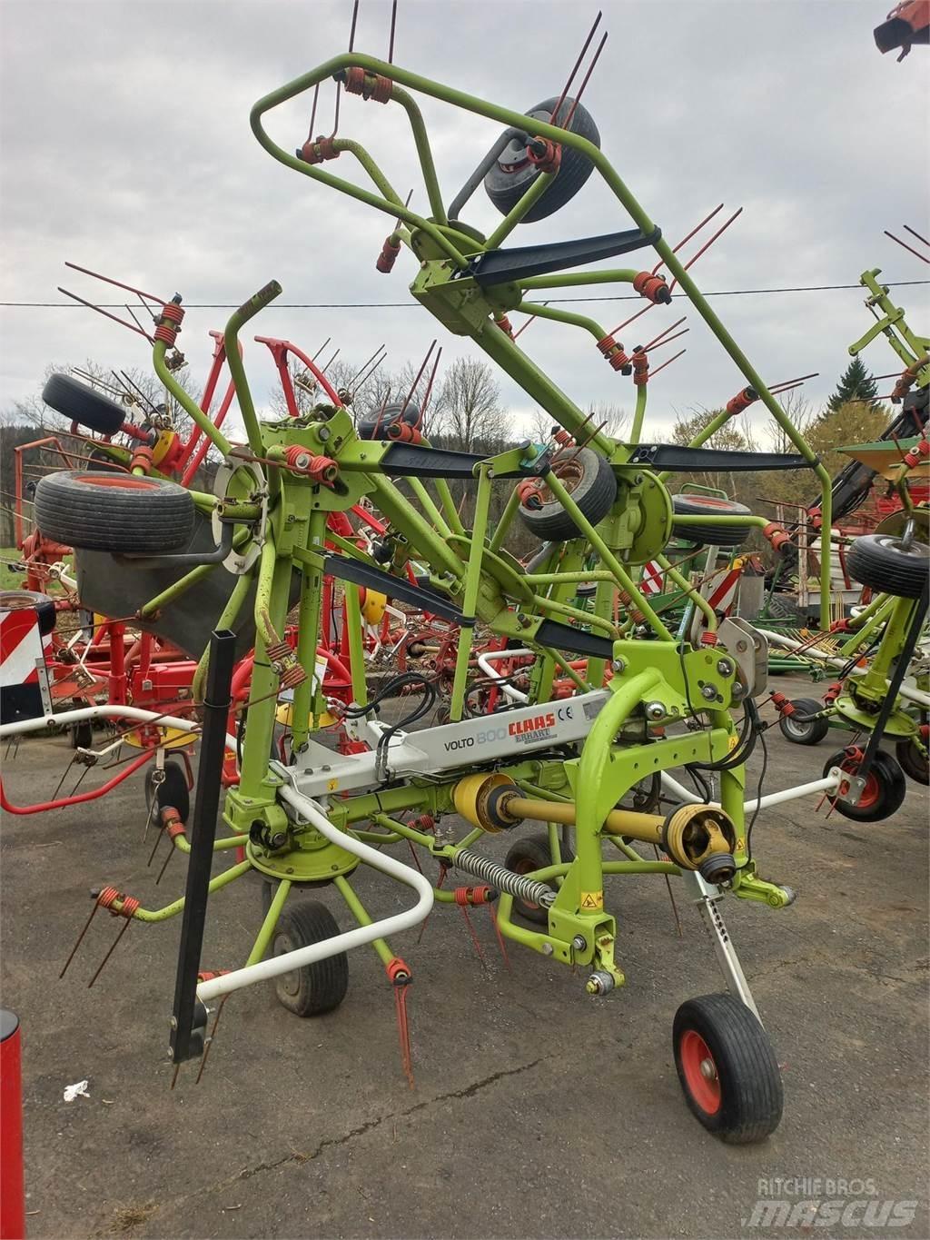CLAAS Volto 800 Obracače a zhrabovače sena