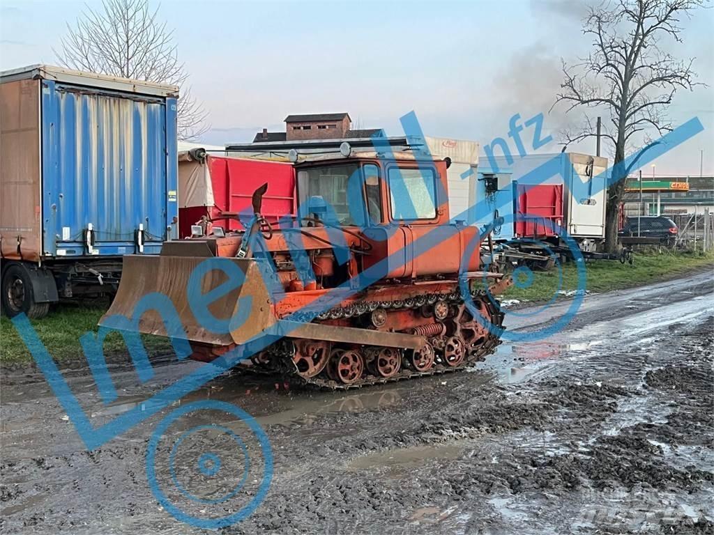  DT 75 Raupe Traktory