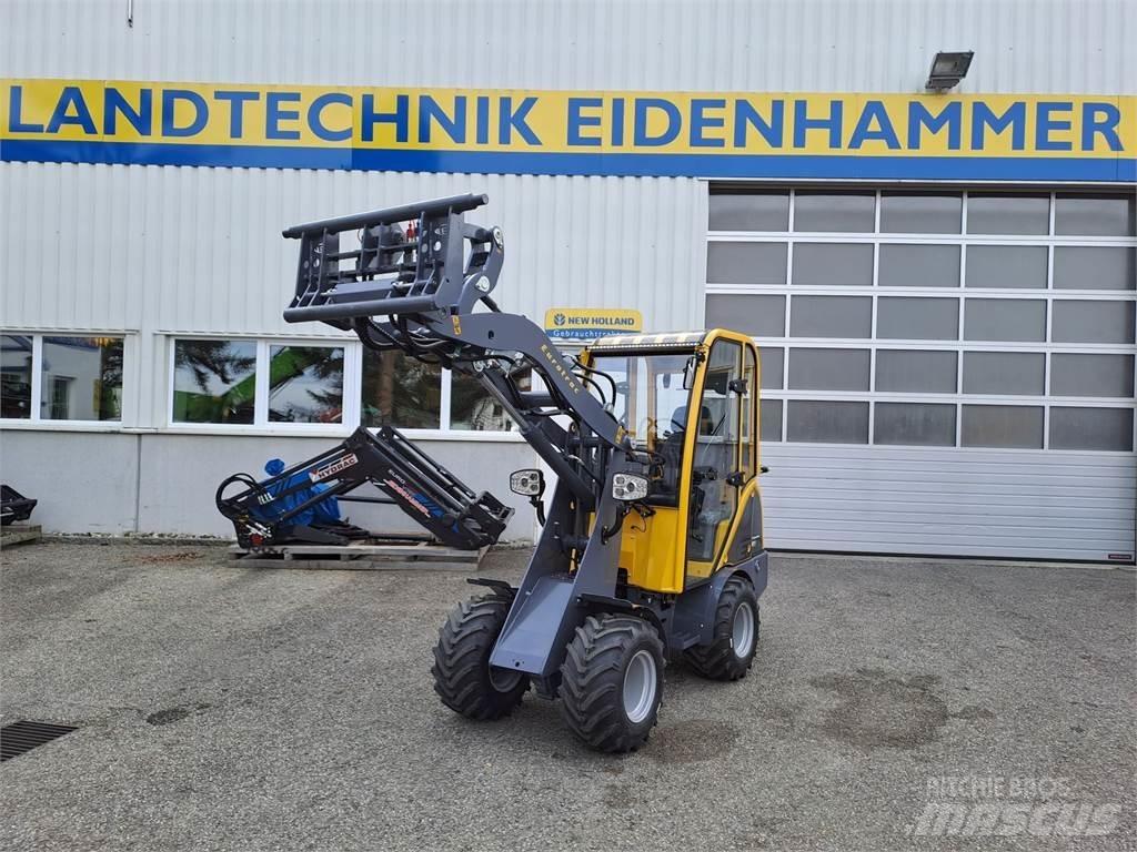 Eurotrac W 11 Čelné nakladače a rýpadlá