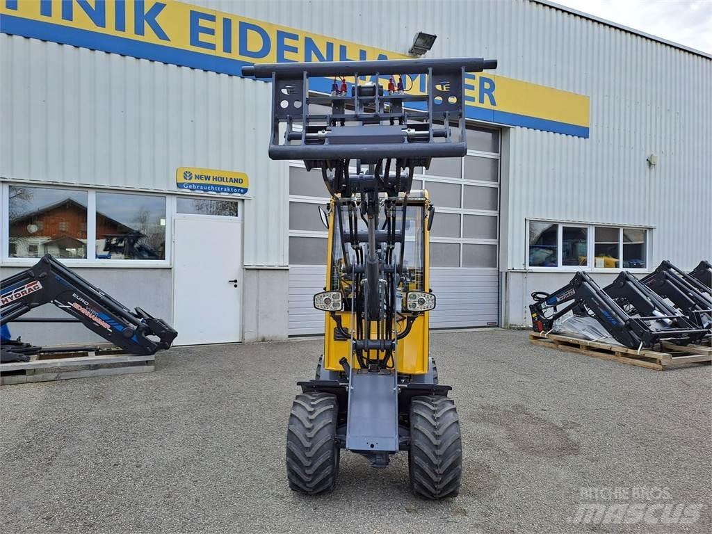 Eurotrac W 11 Čelné nakladače a rýpadlá
