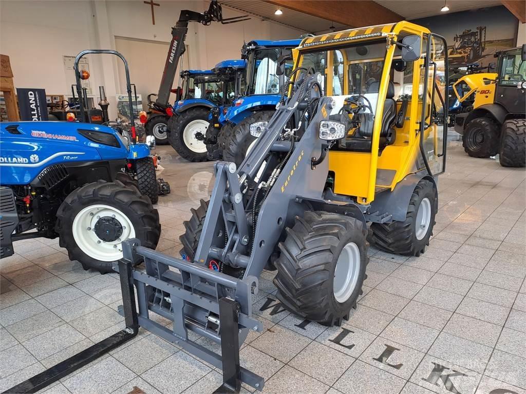 Eurotrac W 12 S Čelné nakladače a rýpadlá