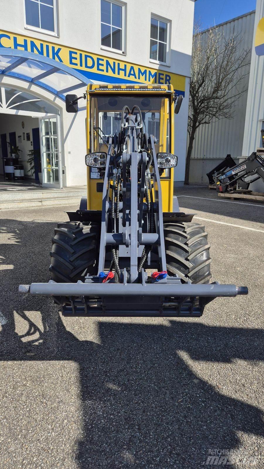 Eurotrac W12 s Čelné nakladače a rýpadlá