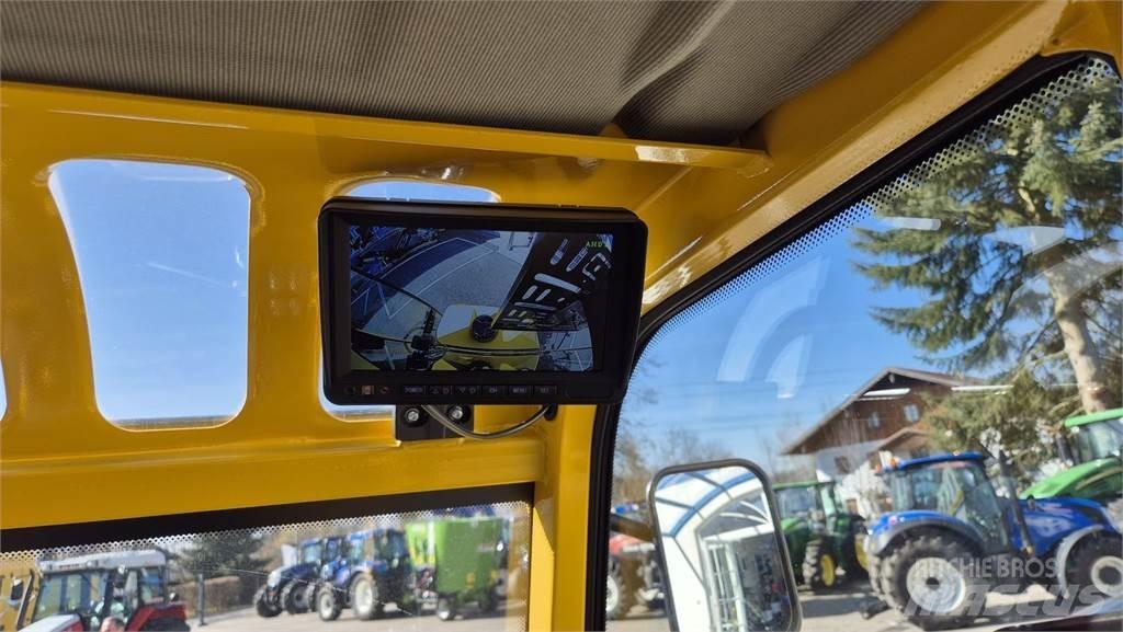 Eurotrac W12 s Čelné nakladače a rýpadlá