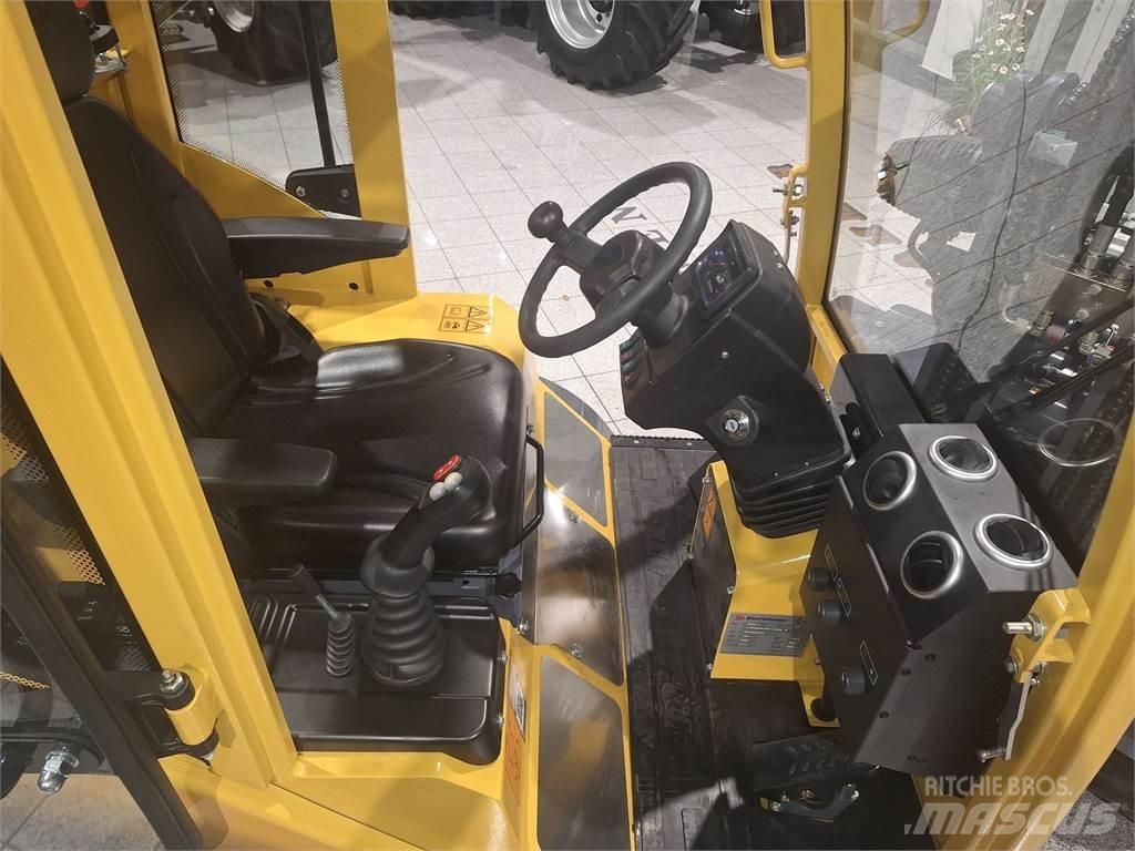 Eurotrac W12S Čelné nakladače a rýpadlá