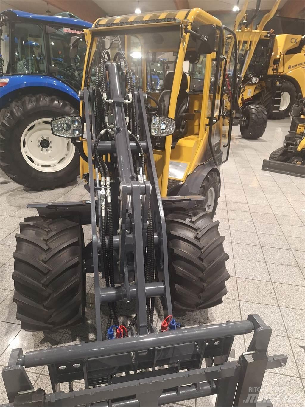 Eurotrac W12S Čelné nakladače a rýpadlá