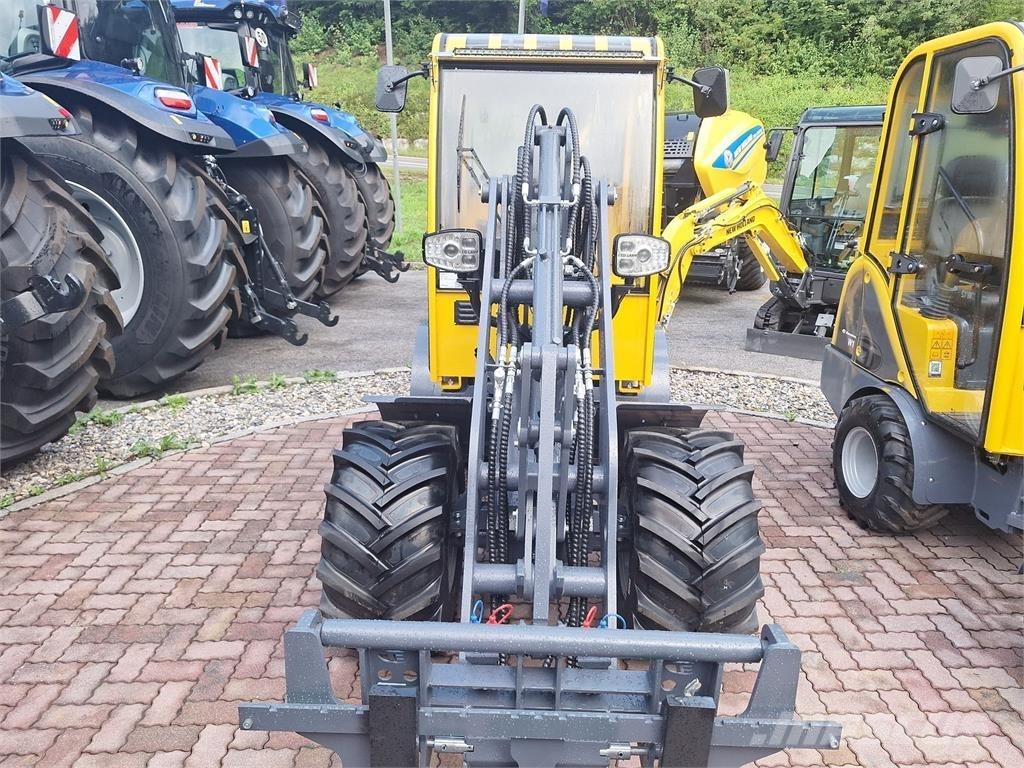 Eurotrac W12S Čelné nakladače a rýpadlá