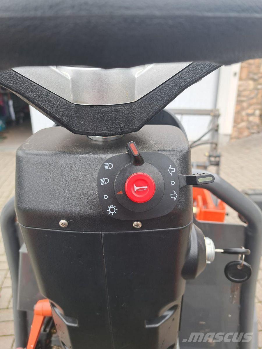 Everun EREL 05 Čelné nakladače a rýpadlá