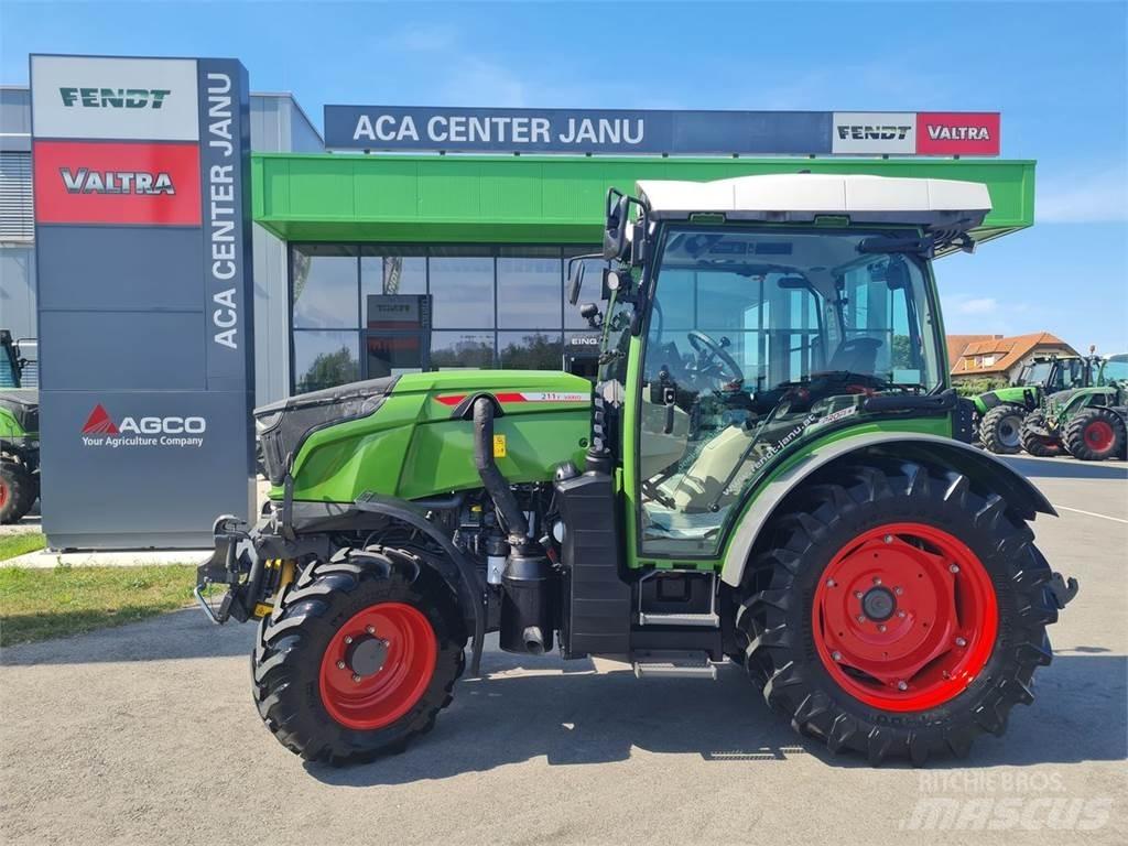 Fendt 211 Vario F Traktory