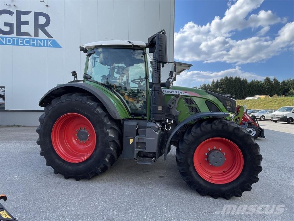 Fendt 724 Vario Traktory