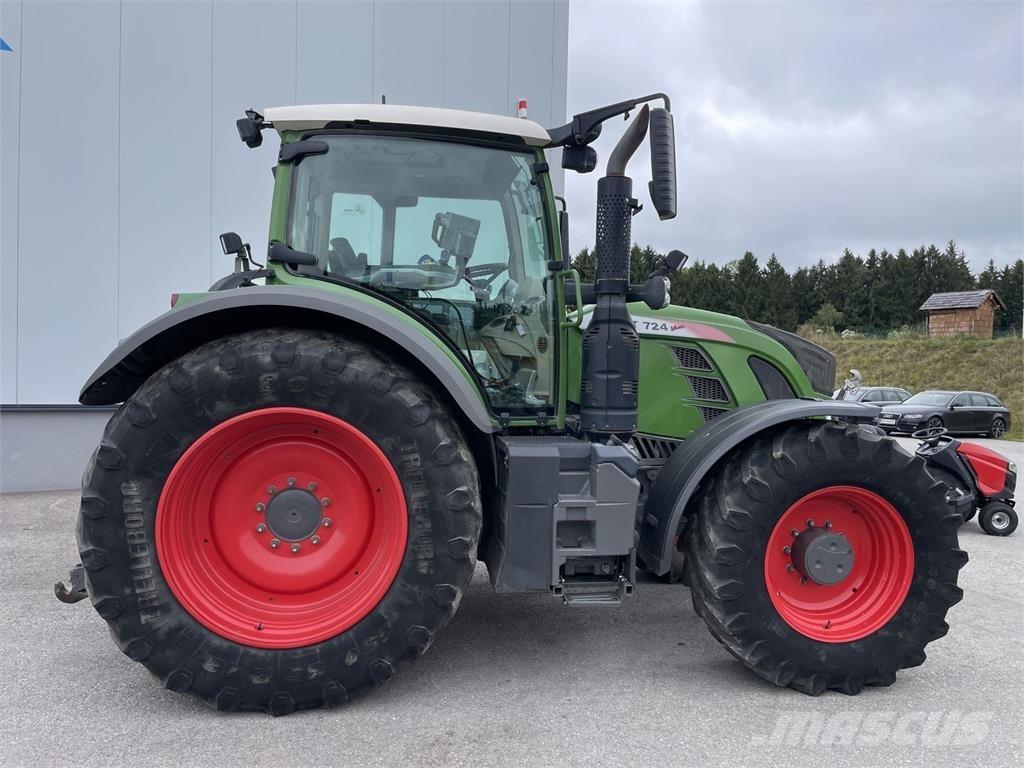 Fendt 724 Vario Traktory