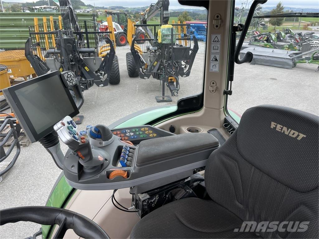 Fendt 724 Vario Traktory