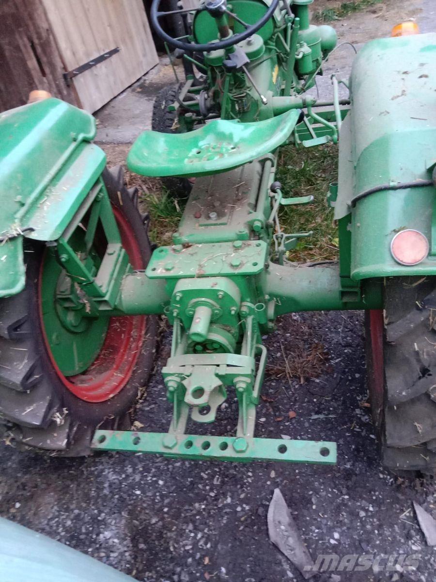 Holder  Traktory